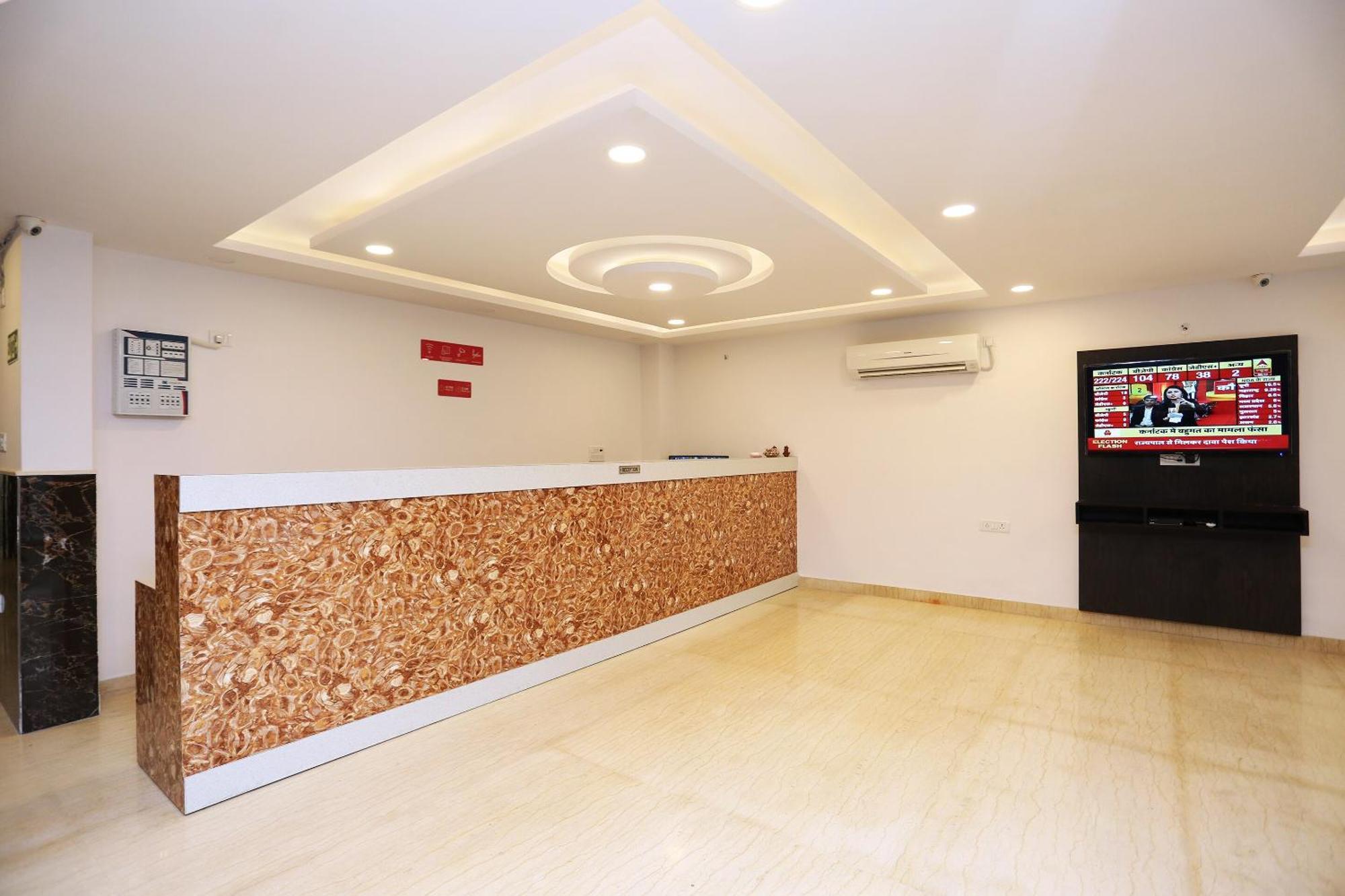 Oyo14769贝尔蒙酒店 新德里 外观 照片